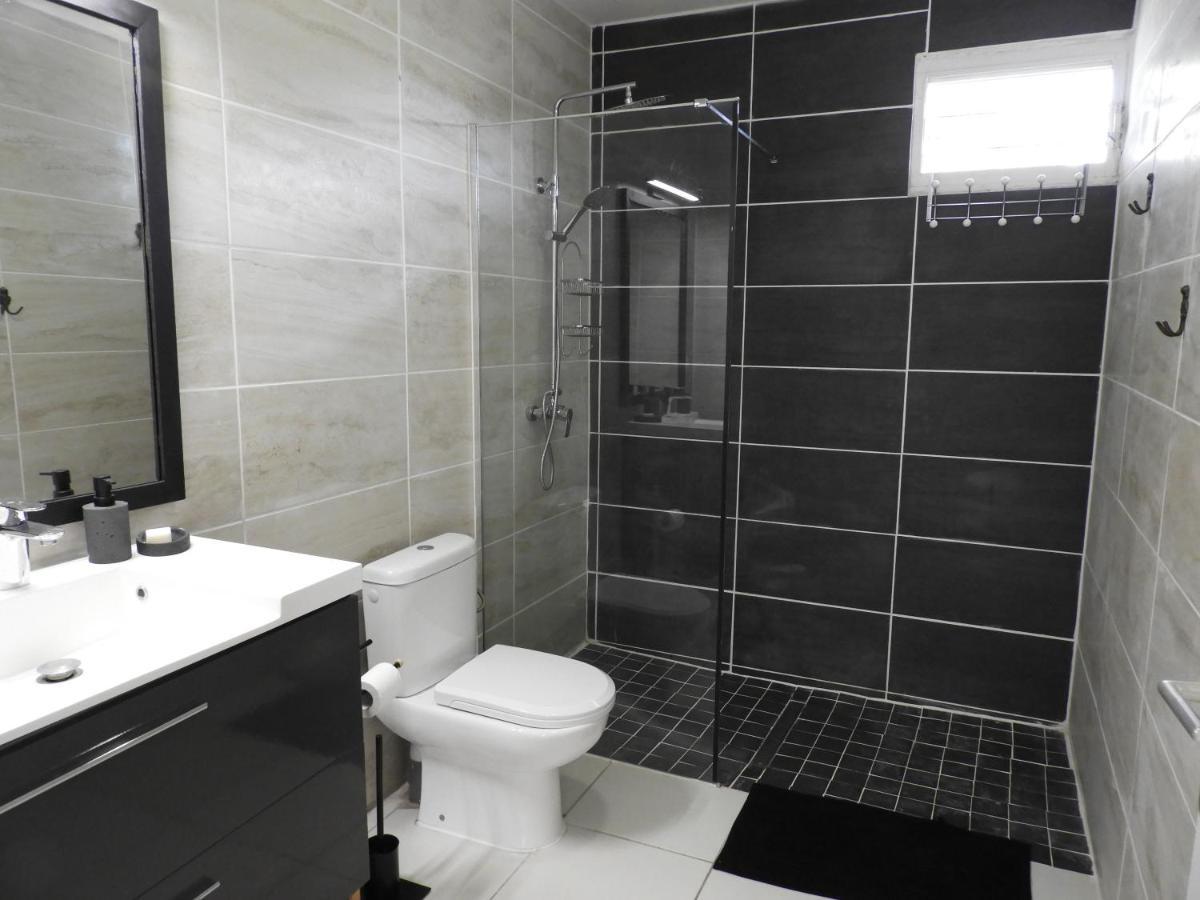 Ti Kaz A Patou, Au Coeur De L'Ile. Apartment Baie-Mahault Bagian luar foto